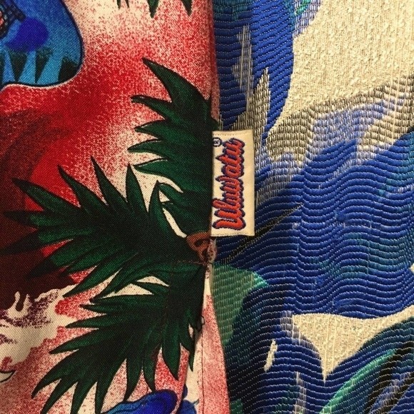 Uluwatu Men's Hawaiian Shirt Guitars Button Down - Picture 6 of 7